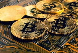 قیمت بیت کوین و ارز‌های دیجیتال امروز جمعه ۳ مهر ۱۴۰۵ + جدول