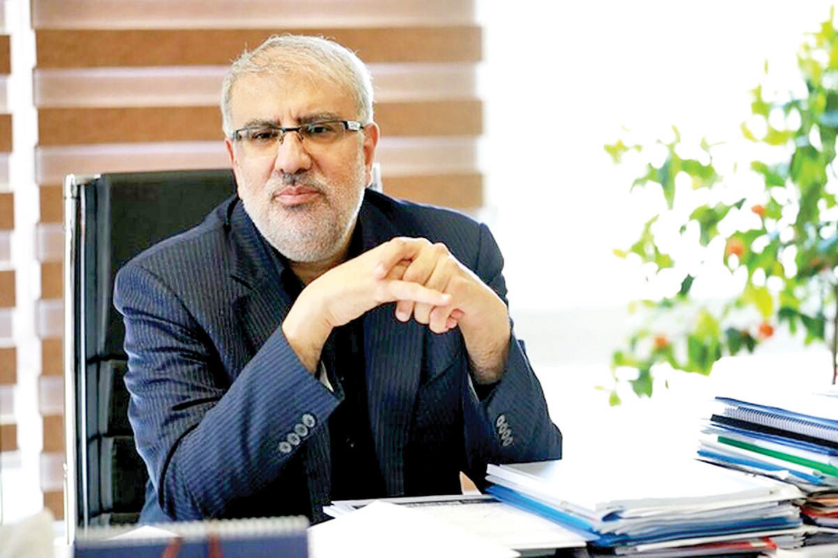 انتقاد شدیداللحن روزنامه اصولگرا از وزیر نفت؛ شاید نتوانید دمای هوا را بالا ببرید اما درجه عصبانیت مردم افزایش میدهید