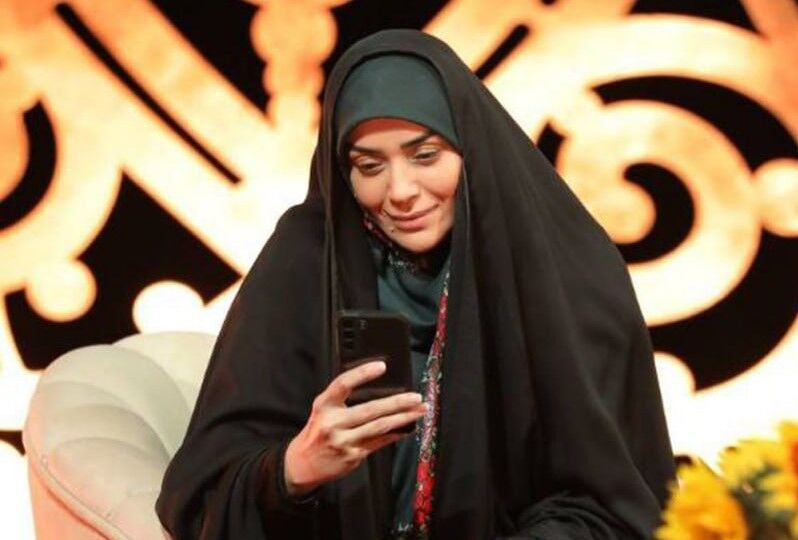 الهام چرخنده سکوتش را شکست؛ دیشب مرا به جرم عاشقی با چوب زدند!