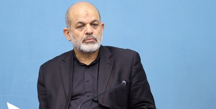 دستور ویژه وزیر کشور درپی تقدیر یک فرماندار از دختر ورزشکار بی‌حجاب + عکس
