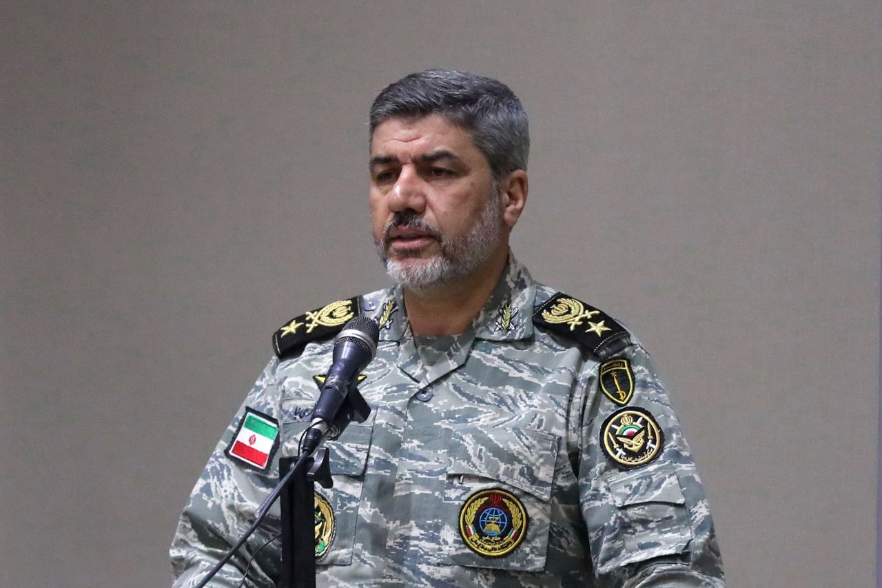 سخنگوی ارتش درباره ۳ خلبان ایرانی که در جریان حمله به پایگاه العدید قطر، مورد اصابت قرار گرفتند: قطر از سرنوشت این افراد اظهار بی‌اطلاعی می‌کند؛ پیگیری‌های ما ادامه دارد