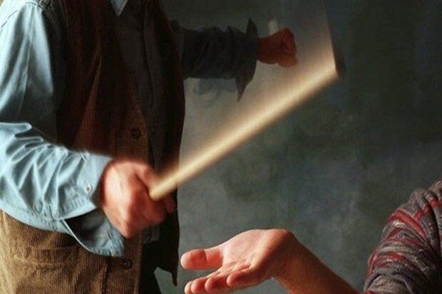 اخراج کادر خاطی مدرسه پرند در پی انتشار فیلم تنبیه بدنی دانش‌آموز
