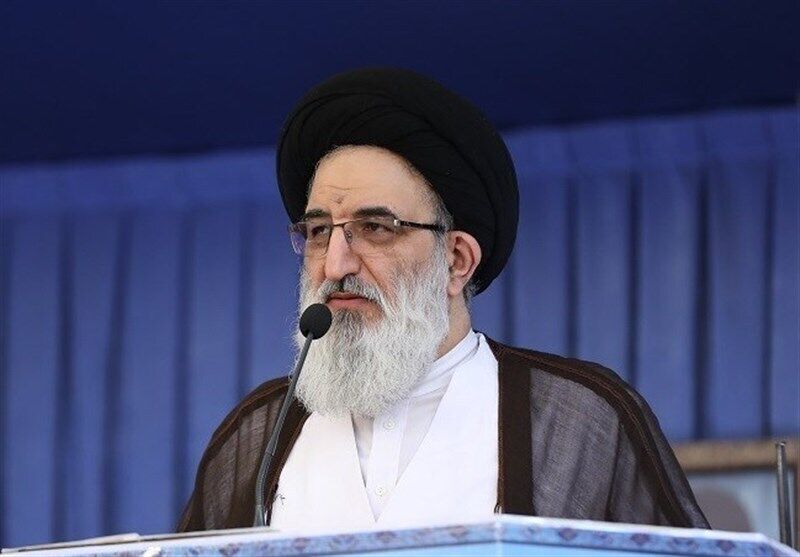 امام جمعه کرج: اکنون برای اینکه برخی ایراد نگیرند، «مذاکره» پیش می‌رود