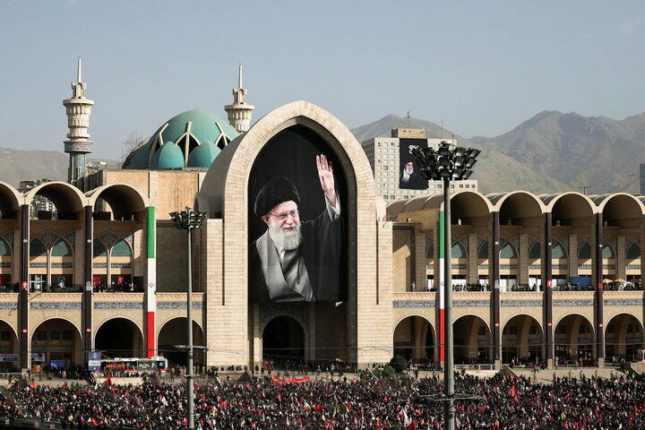 اقامه نماز بر پیکر رهبر شهید، ۸ صبح فردا در مصلای تهران/تشییع قطعاً زمینی انجام می‌شود