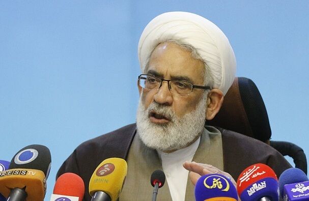 باید فضای مجازی را کلا ببندیم که نه مورد تأیید مسئولین عالی نظام است و نه امکان آن هست/ بزرگ‌ترین خیانت دولت قبل سرپیچی از فرمایشات آقا درباره فضای مجازی بود