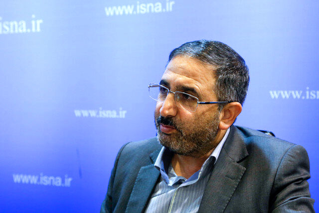 حمایت از نخبگان نباید در حد حرف باشد