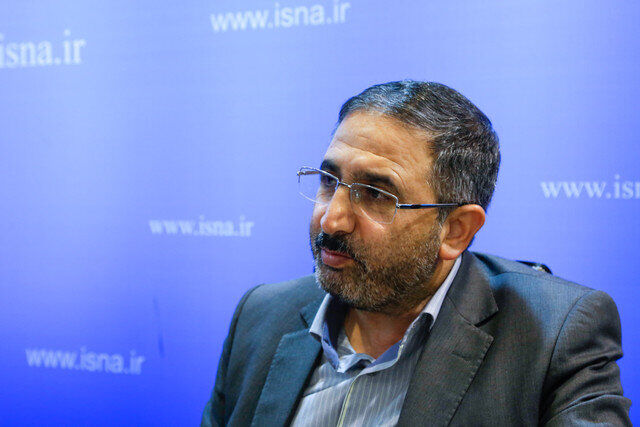 حمایت از نخبگان نباید در حد حرف باشد
