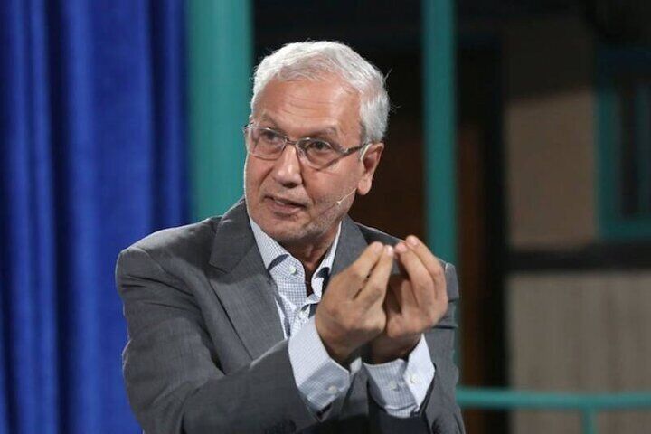 ربیعی: در مقام کسی که هم حوزه اجتماعی و هم امنیت عمومی  را می‌شناسم، متعجبم چگونه گاه ضدامنیتی‌ترین تصمیم‌ها به نام امنیت اعمال می‌شود؛ امنیت اگر از  اعتماد  مردم جدا شود، به مفهومی ذهنی، کش‌دار و تهی بدل می‌شود