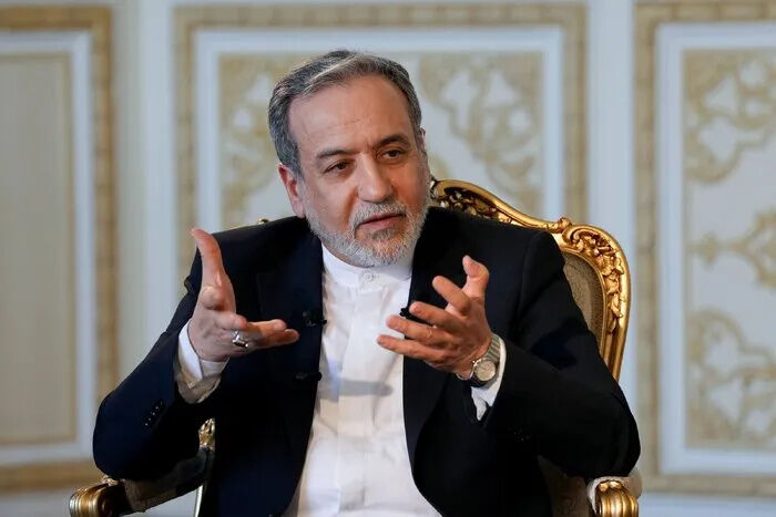 عراقچی: ایران آماده احیای روابط با مصر است/ تحریم‌ها را تحمل می‌کنیم اما عزت و امنیت‌مان را نمی‌فروشیم