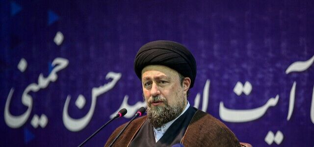 سید حسن خمینی: رهبر معظم انقلاب مشرف بر امور هستند/ بسیار مهم است که جامعه وحدت خود را پشت تصمیمات کلان کشور حفظ کند