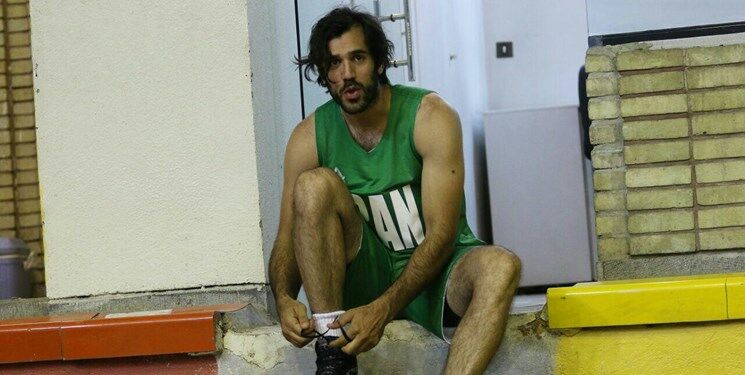کنایه صمد نیکخواه به کادر فنی تیم ملی نوجوانان برای تراشیدن سر بازیکنان