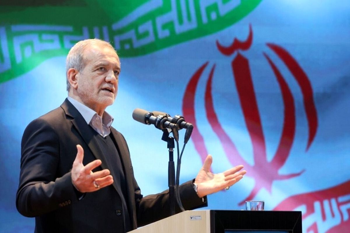 پزشکیان: به دنبال تولید ۳۰ تا ۵۰ هزار مگاوات برق خورشیدی تا سال آینده هستیم