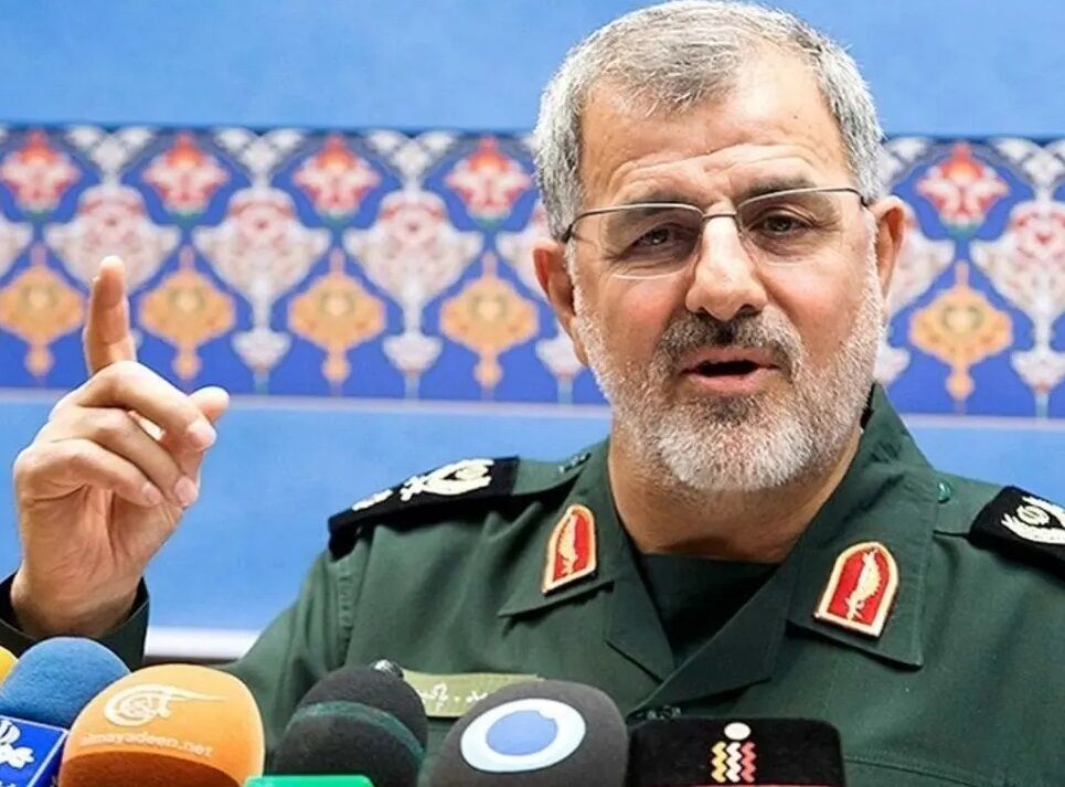 تصویر جدید از سرلشکر پاکپور فرمانده کل سپاه در لباس رزم + عکس