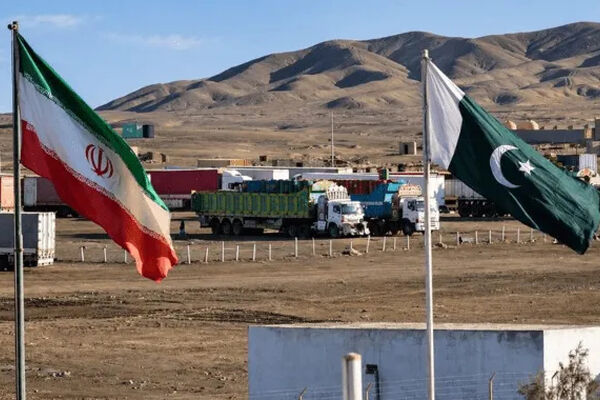 تناقض در اظهارات عاصم منیر؛ مرز ایران و پاکستان همچنان بسته است