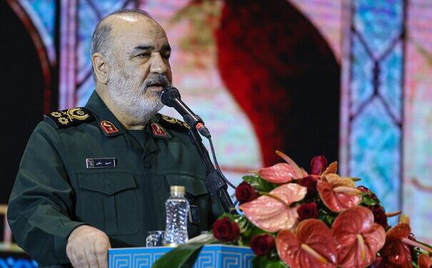 روح جهاد و مبارزه با استکبار از نقطه امامت و رهبری انقلاب اسلامی شکل می‌گیرد