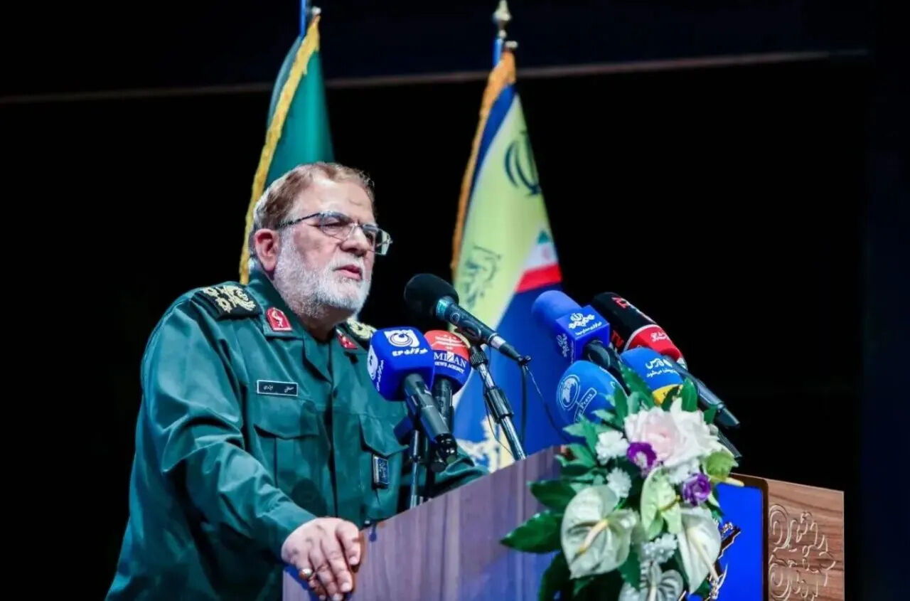 سرلشکر ایزدی: امروز در مقابل تهدید، آمادگی پاسخ غیر قابل پیش‌بینی را داریم