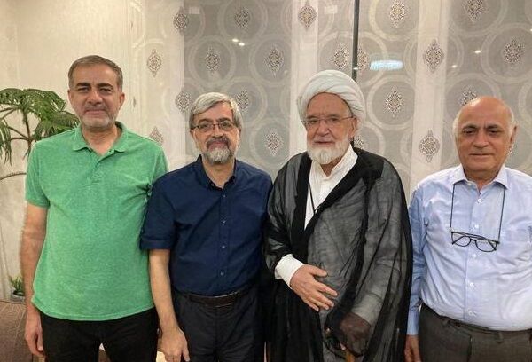 مشاوران میرحسین موسوی با مهدی کروبی ملاقات کردند