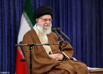امروز؛ دیدار رهبر انقلاب با جمعی از دانش‌آموزان و دانشجویان