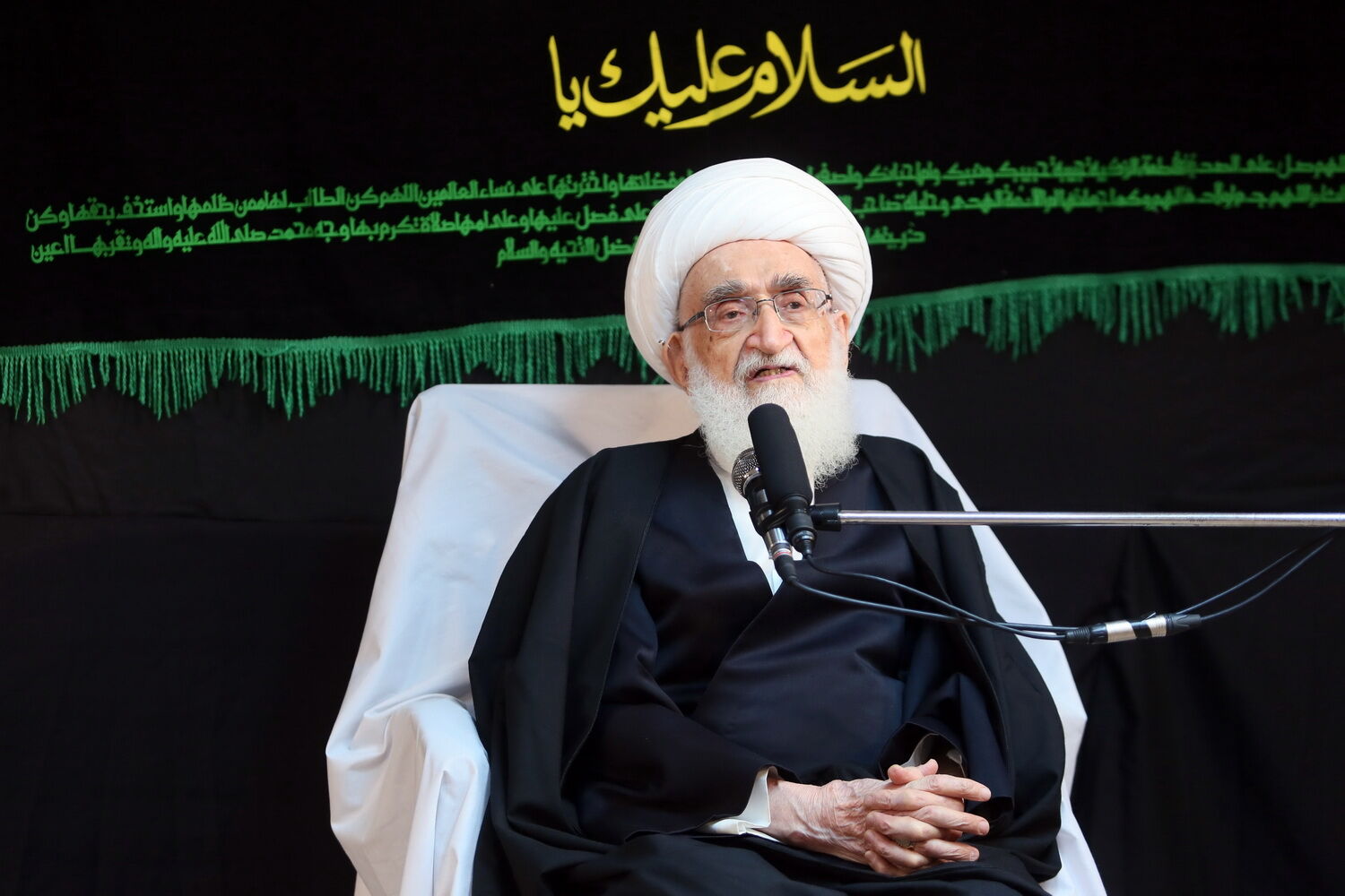 مردم واقعاً در سختی هستند، باید مشکلات آنها را حل کرد