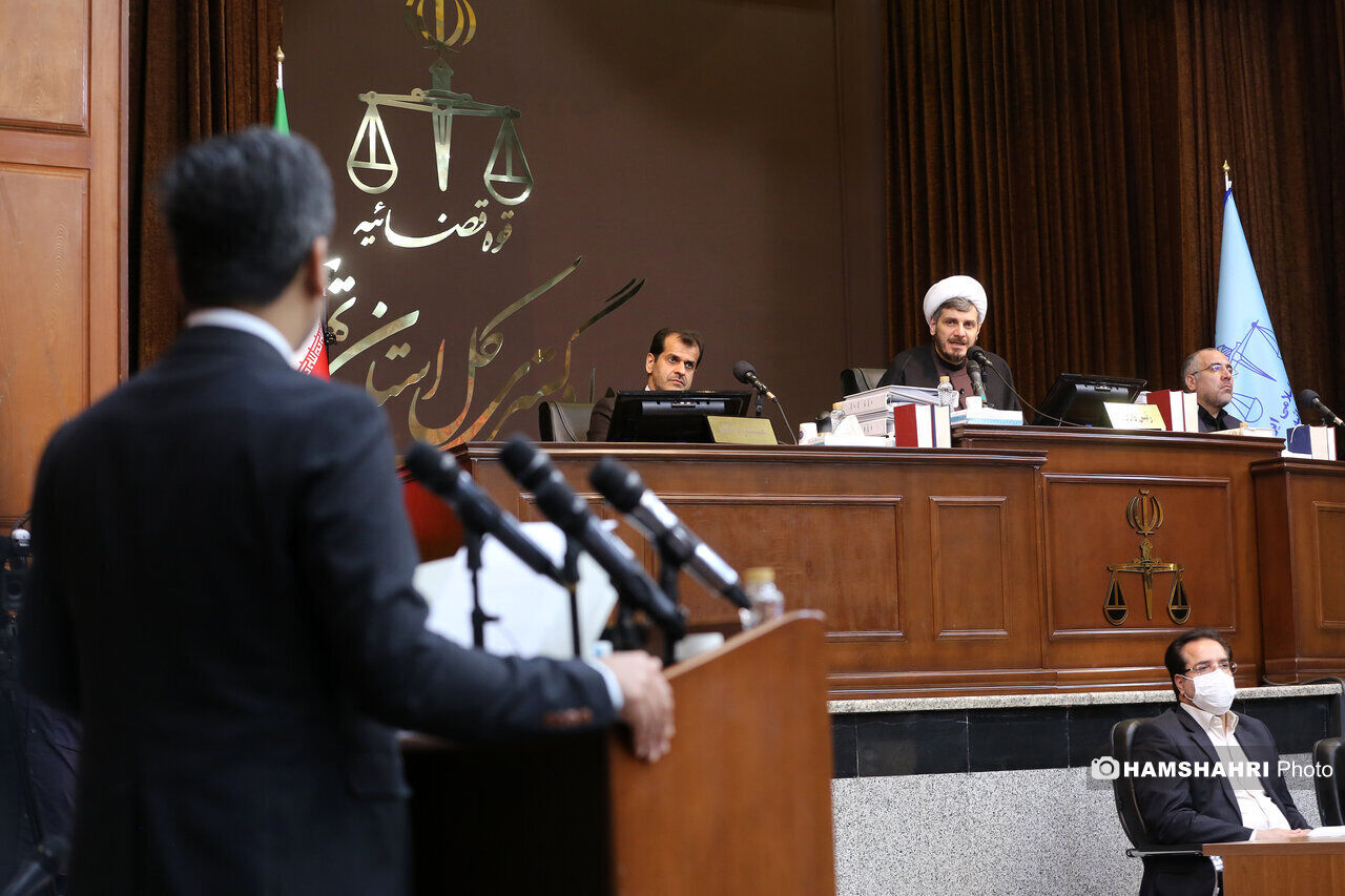 متهم ردیف 11 دادگاه محاکمه منافقین که دارای اعلان قرمز اینترپل است، کیست؟