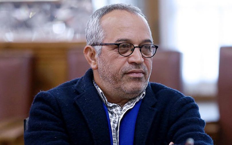 انگ نزنید، سفارشی‌ساز نیستم