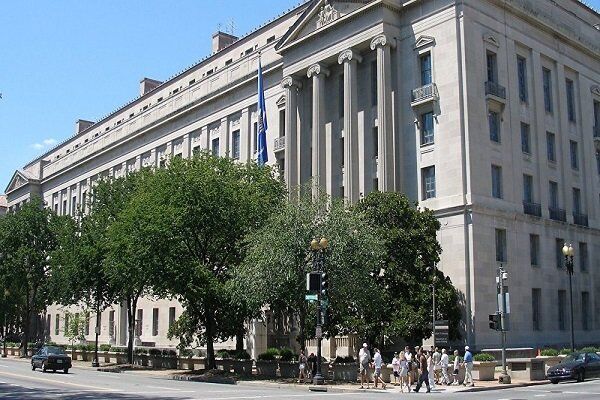 اقدام آمریکا برای مصادره ۶۱ میلیون دلار از عواید فروش نفت ایرانِ تحت تحریم