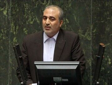 قرار بود لاریجانی از طرف اصلاح‌طلبان به عنوان سرلیست تهران دعوت شود، چراغ سبزی ندید سردرگم شد؛ جهانگیری هم همینطور