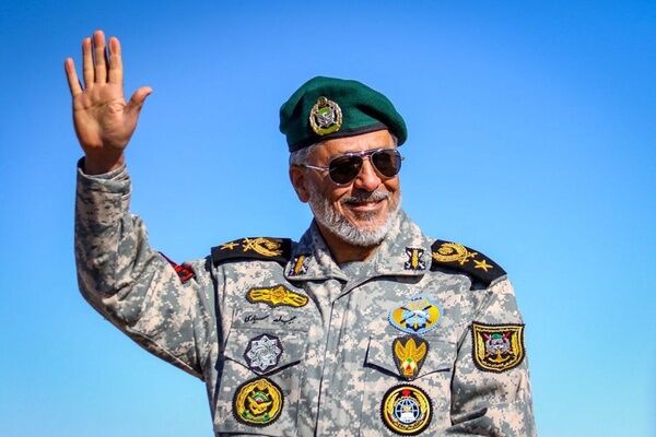 امیر سیاری با حکم رهبر انقلاب، سرپرست ستادکل نیروهای مسلح شد