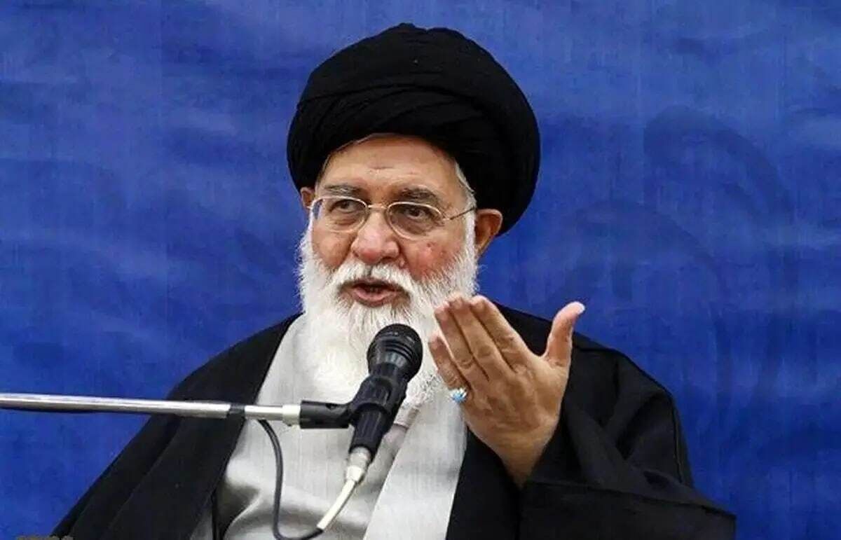 نباید بگذاریم عده‌ای مثل گذشته بگویند مقابله با بی حجابی نباید صورت بگیرد؛ زنی بخواهد با پوشش نامناسب بیرون از خانه بیاید باید فراتر از کار فرهنگی درپیش گرفت