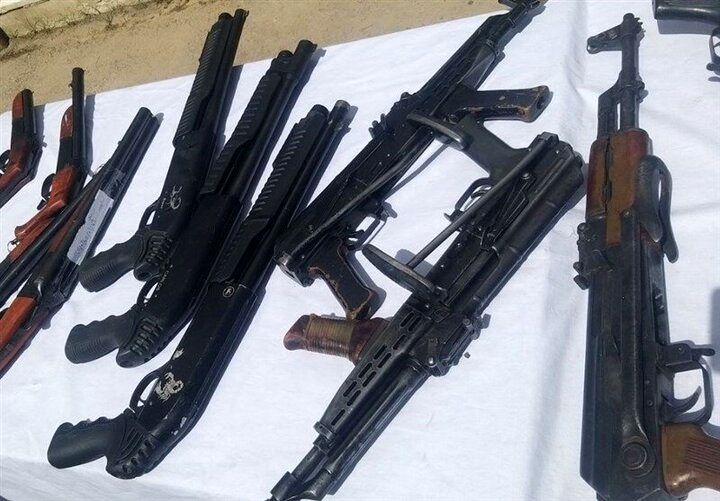دستگیری ۱۵۳ مجرم و کشف ۸۰۳ سلاح توسط پلیس کرمان