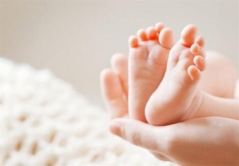 چهره ترسناک دختری که در صورتش استخوان ندارد