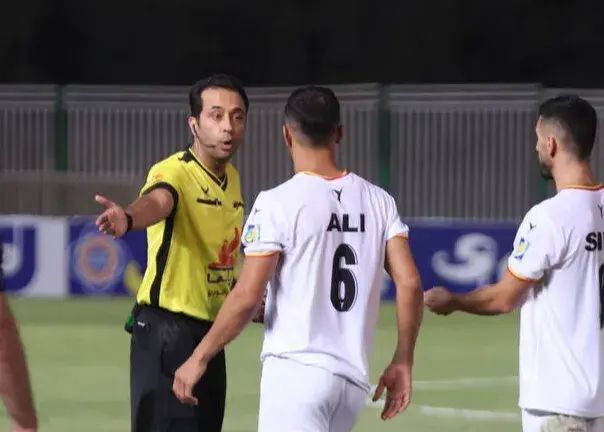 موعود برای استقلال و دکتر برای پرسپولیس سوت می‌زنند