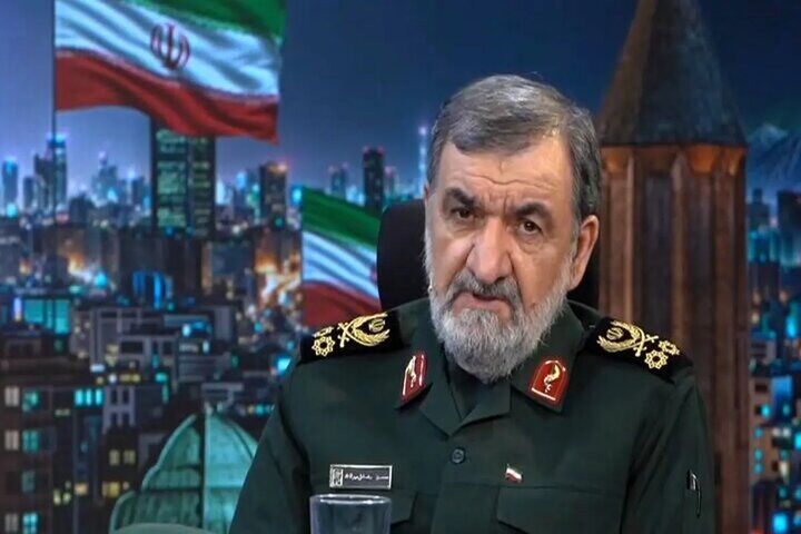محسن رضایی: وقتی رئیس‌جمهور آمریکا برای مهار بحران خودساخته به نفوذ چین چشم می‌دوزد، یعنی نظم جدید به سرعت در حال تنظیم قواعدی است که دیگر آمریکامحور نیست!