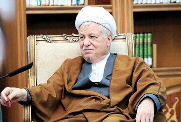 رئیسی برای آیت‌الله هاشمی فاتحه خواند + عکس