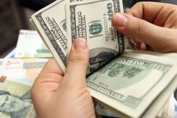 قیمت طلا، سکه و ارز ۱۴۰۰.۱۲.۱۲/ دلار ریخت؛ یورو بالا رفت