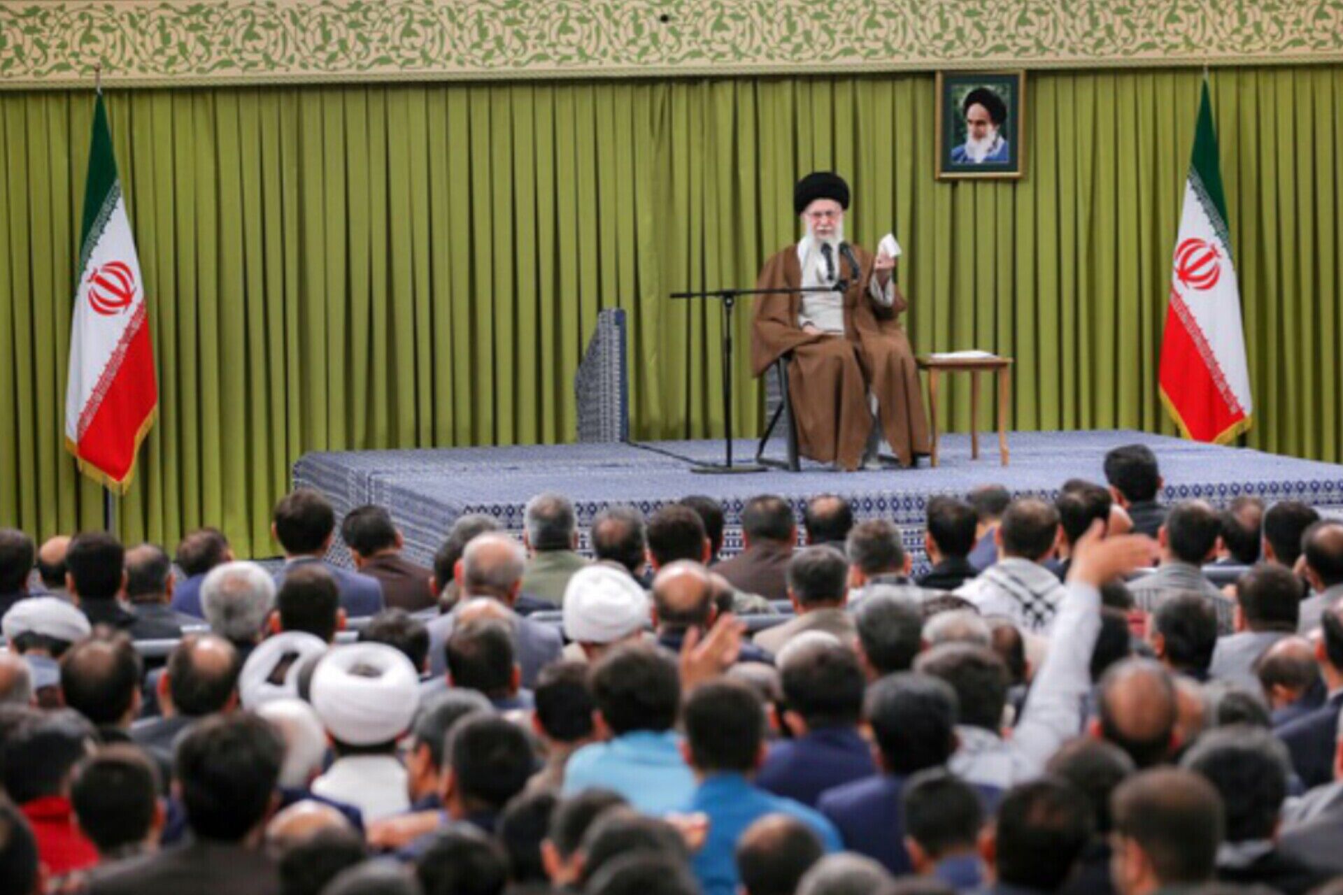 
جمعی از معلمان کشور، فردا با رهبر معظم انقلاب دیدار خواهند کرد
