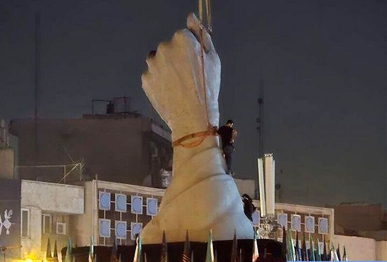 نصب،ميدان،مراسم،برگزاري،تشييع،رهبر،وداع،شهيد،انقلاب،تهران