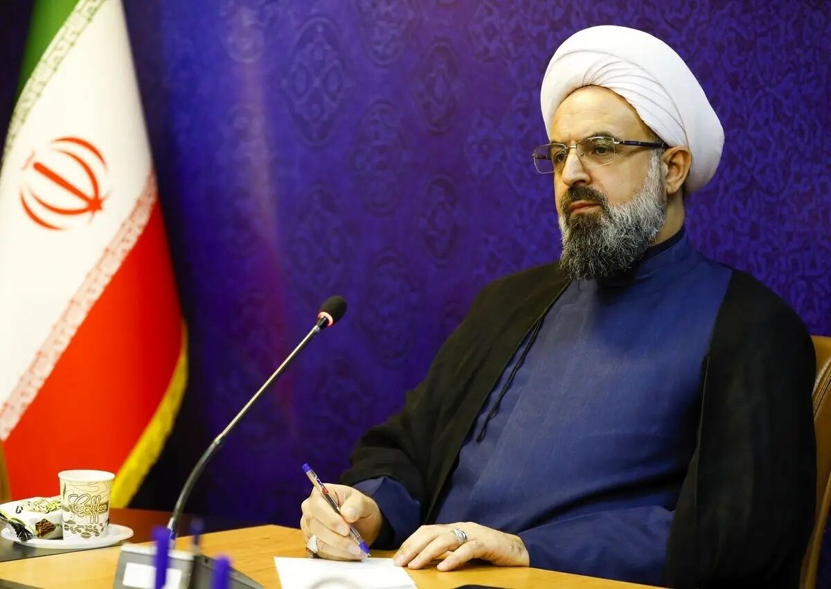 در طی 1 ماه از آبان تا آذر ماه جاری بیش از ۲۸۵ هزار مورد تذکر لسانی در خیابان ولیعصر(ع) تهران صورت گرفته