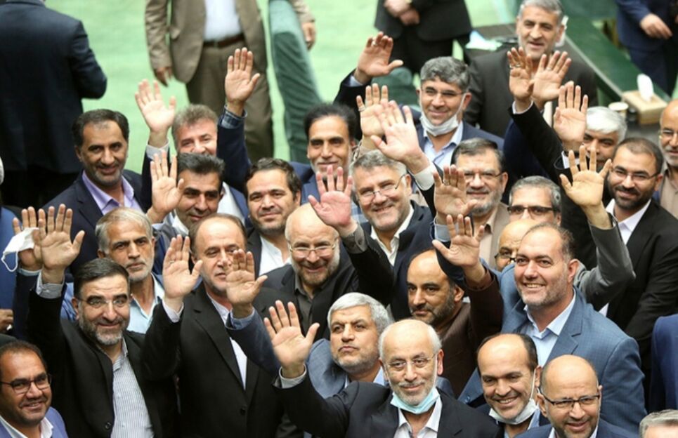 اعتراض روزنامه دولت به رویکرد انتخاباتی مجلس در تصویب بودجه؛ نیت‌خوانی نمی‌کنیم، واضح است که هدف انتخاباتی دارند