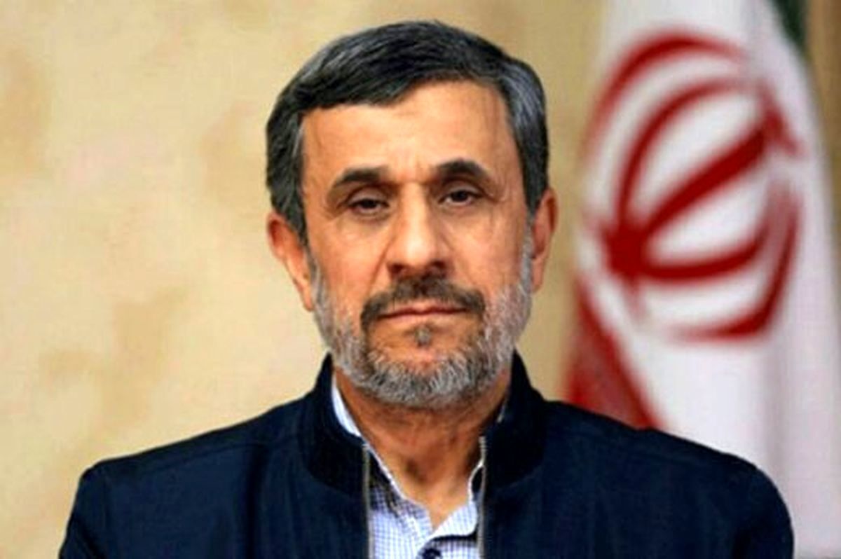  حضور محمود احمدی نژاد در مراسم تشییع رهبر شهید انقلاب