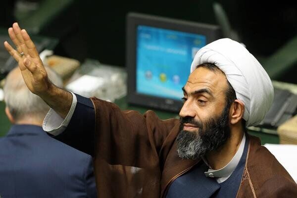 حمله نقدعلی نماینده مجلس به حسن روحانی/ می‌خواستید شرف ما را به باد دهید مجلس نگذاشت/دستگاه قضا به پرونده آقای روحانی رسیدگی و تکلیف را روشن کند