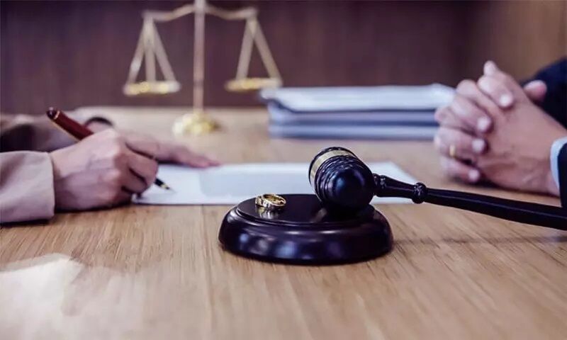 درخواست طلاق از مردی که همسرش را به قتل تهدید می‌کند