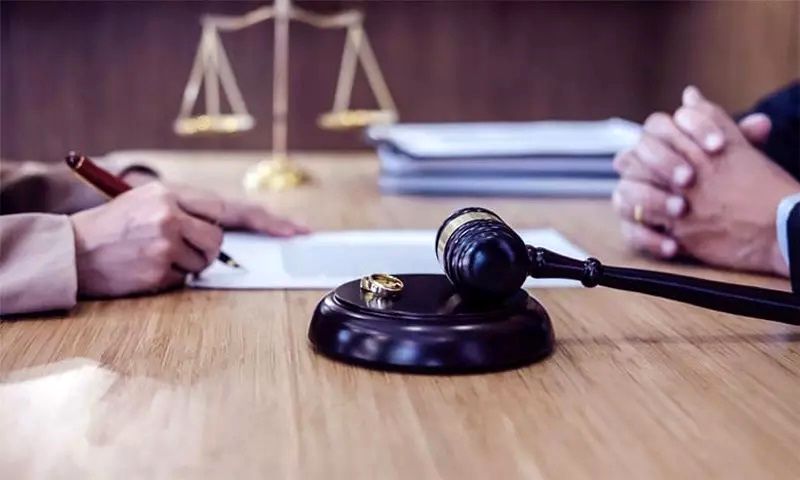 درخواست طلاق از مردی که همسرش را به قتل تهدید می‌کند