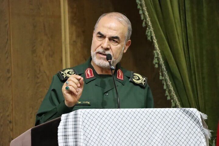 معاون سیاسی سپاه: با جنجال برخی انسان رسانه‌ها، روایت‌های نادرست نسبت به تفاهمنامه پایان جنگ پررنگ شد / نگاه رهبری نسبت به تفاهمنامه‌ پایان جنگ بسیار روشن است؛ این تفاهمنامه از موضع عزت و قدرت، با شروطی مشخص بوده