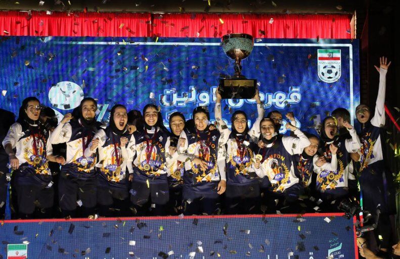 تثبیت قهرمانی پیکانی‌ها با پیروزی هشت گله