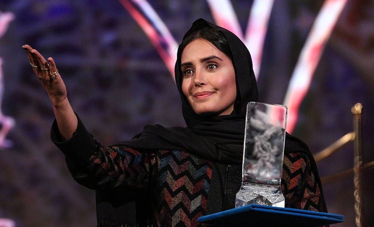هنرمند از لحظه نخست آفرینش هنری در انتظار دریافت نقد و داوری‌ست