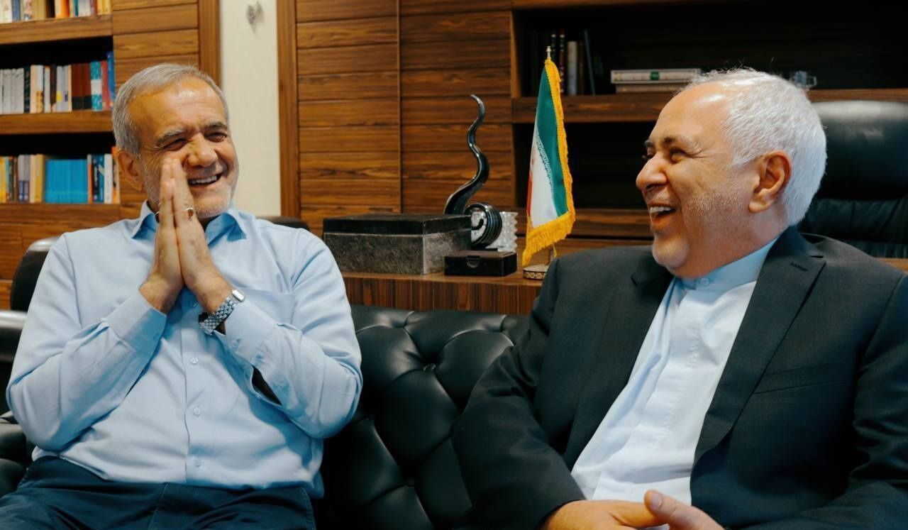 محمدجواد ظریف و مهدی سنایی، پزشکیان را امروز در میزگرد سیاسی همراهی می‌کنند