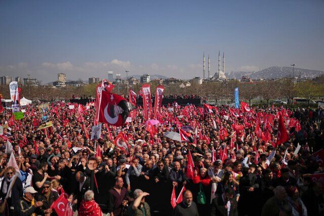 تظاهرات گسترده مخالفان اردوغان در استانبول
