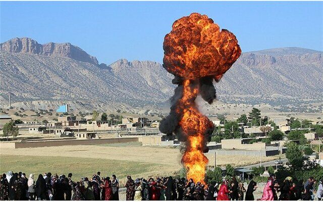 قدردانی سازندگان «مستطیل قرمز» از عادل فردوسی‌پور