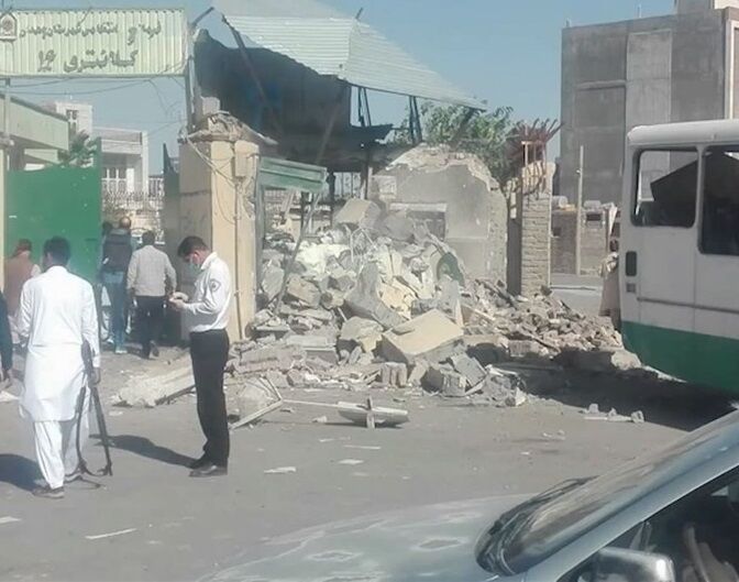 ویدئو| تشییع پیکر پاک شهدای حمله تروریستی کلانتری ۱۶ زاهدان 